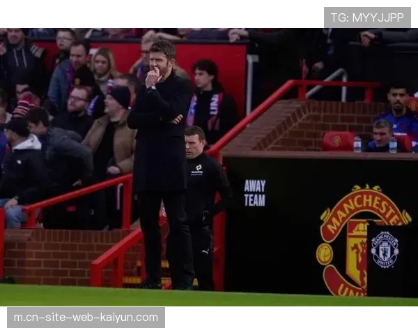 卡里克用舍什科搅乱对方防线 曼联教科书式快速反击制胜